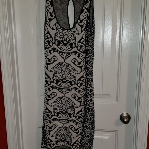 Deess - Picture 2 of 2